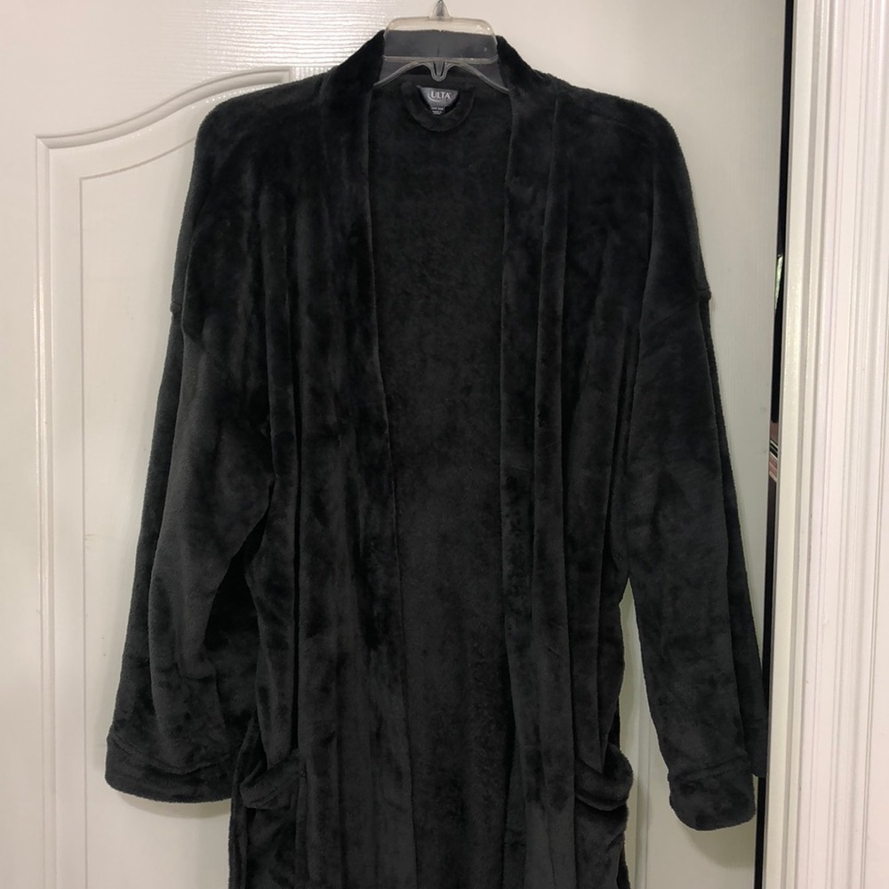 Dark grey Ulta brand plush robe